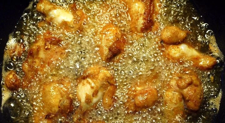 Τηγανητά: Αυξάνουν τον κίνδυνο για στεφανιαία νόσο ακόμα και με μία φορά την εβδομάδα